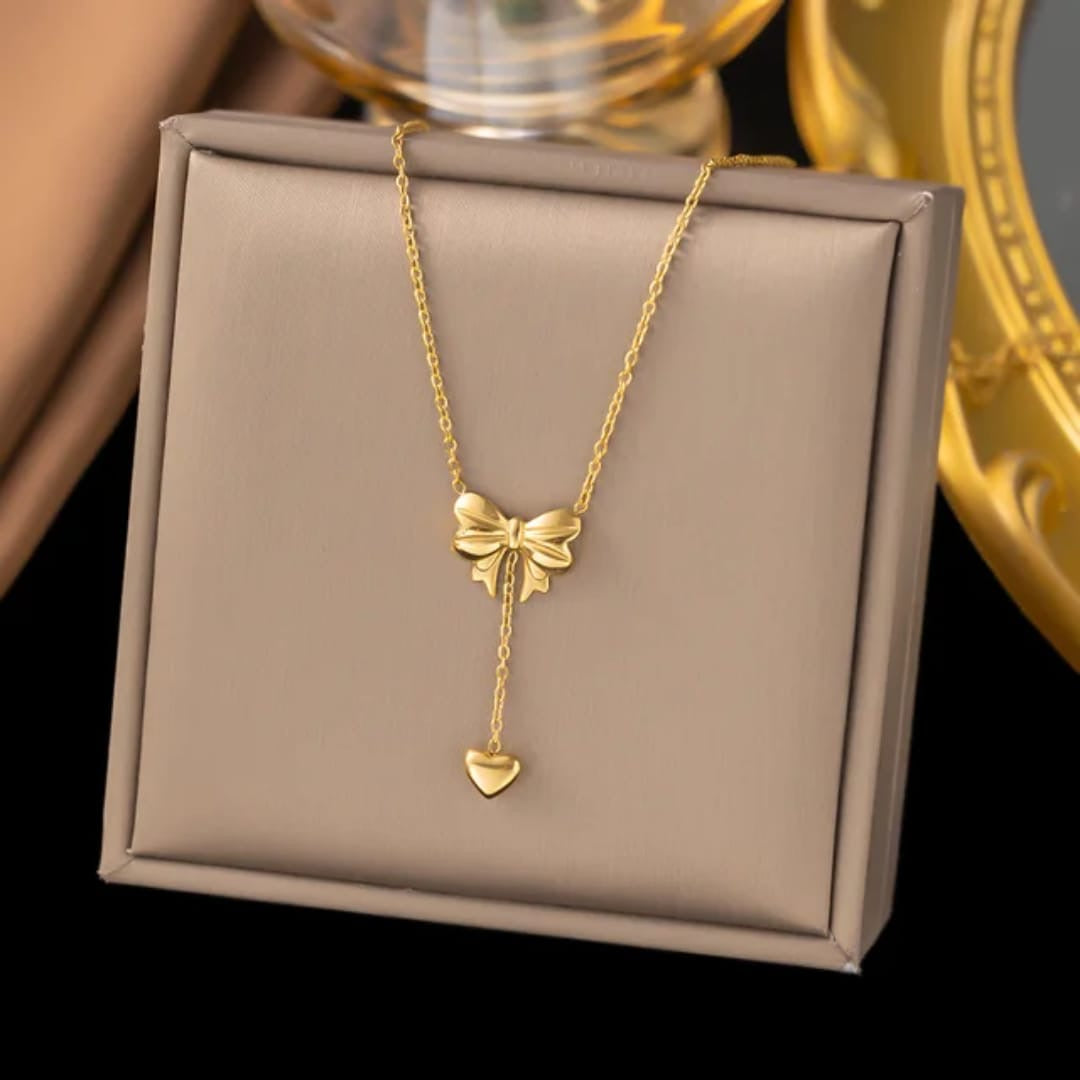Bow necklace 😍