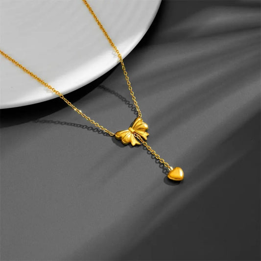 Bow necklace 😍