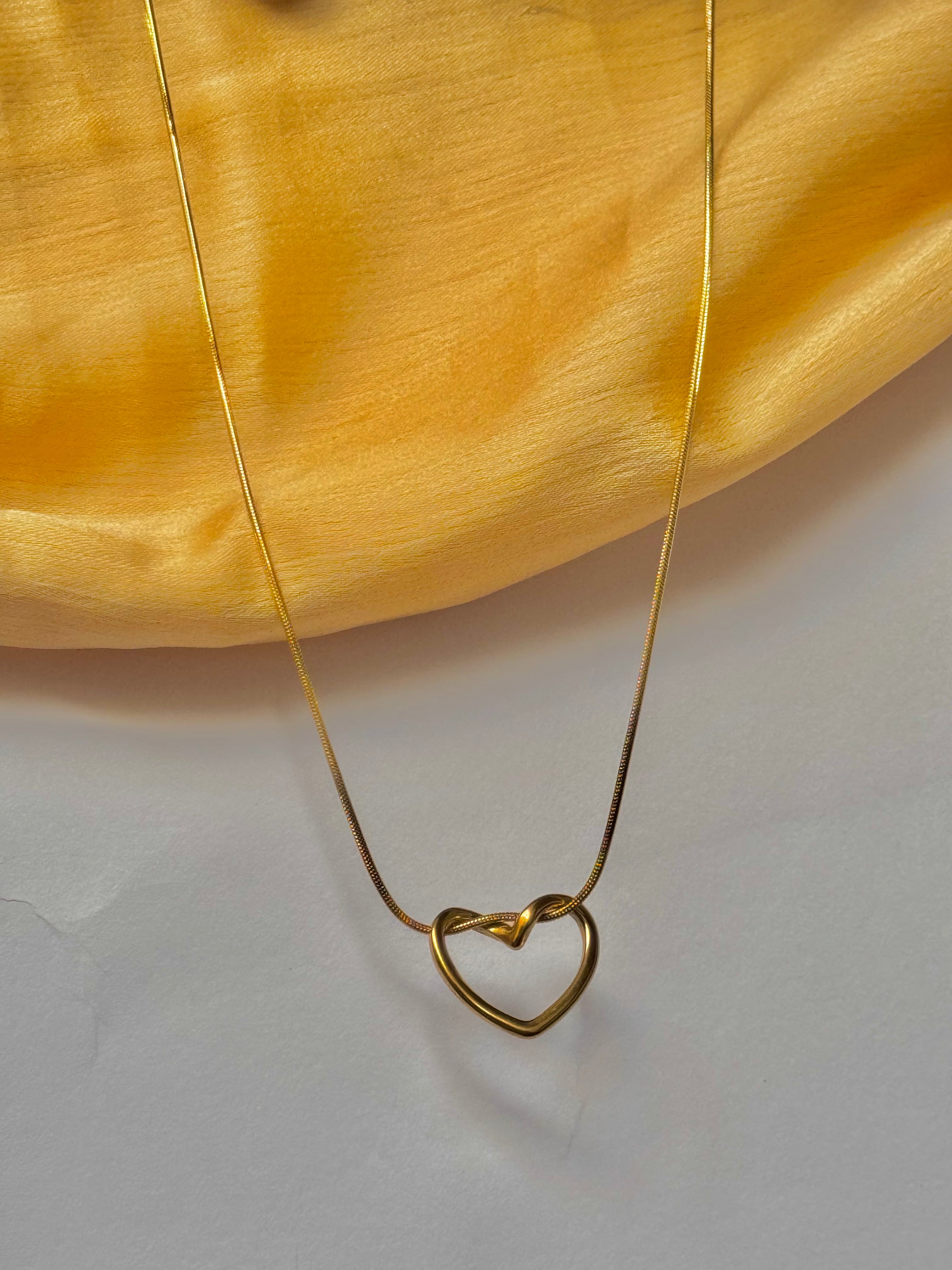 Heart necklace 😍