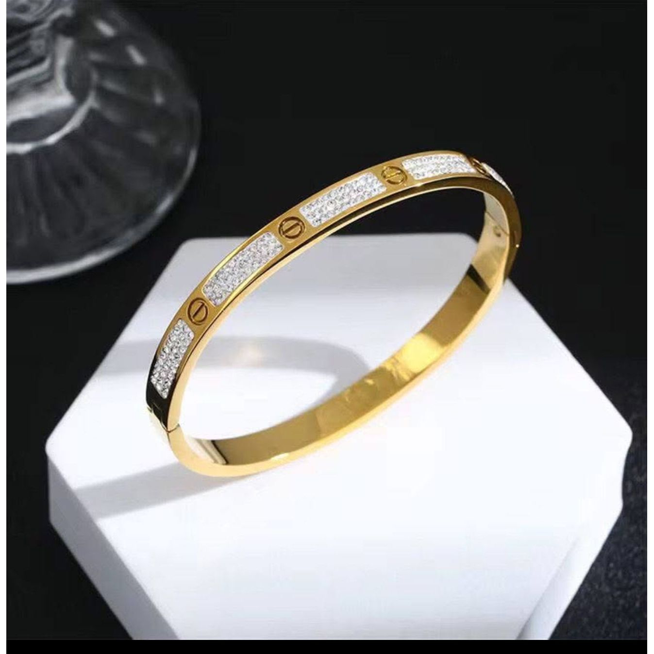 Cartier bangle 😍