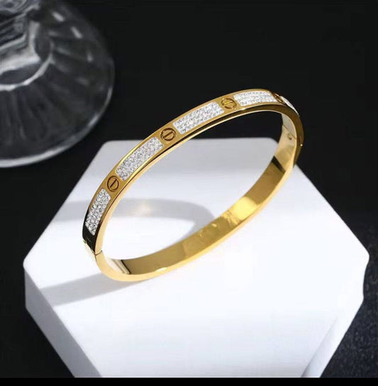 Cartier bangle 😍