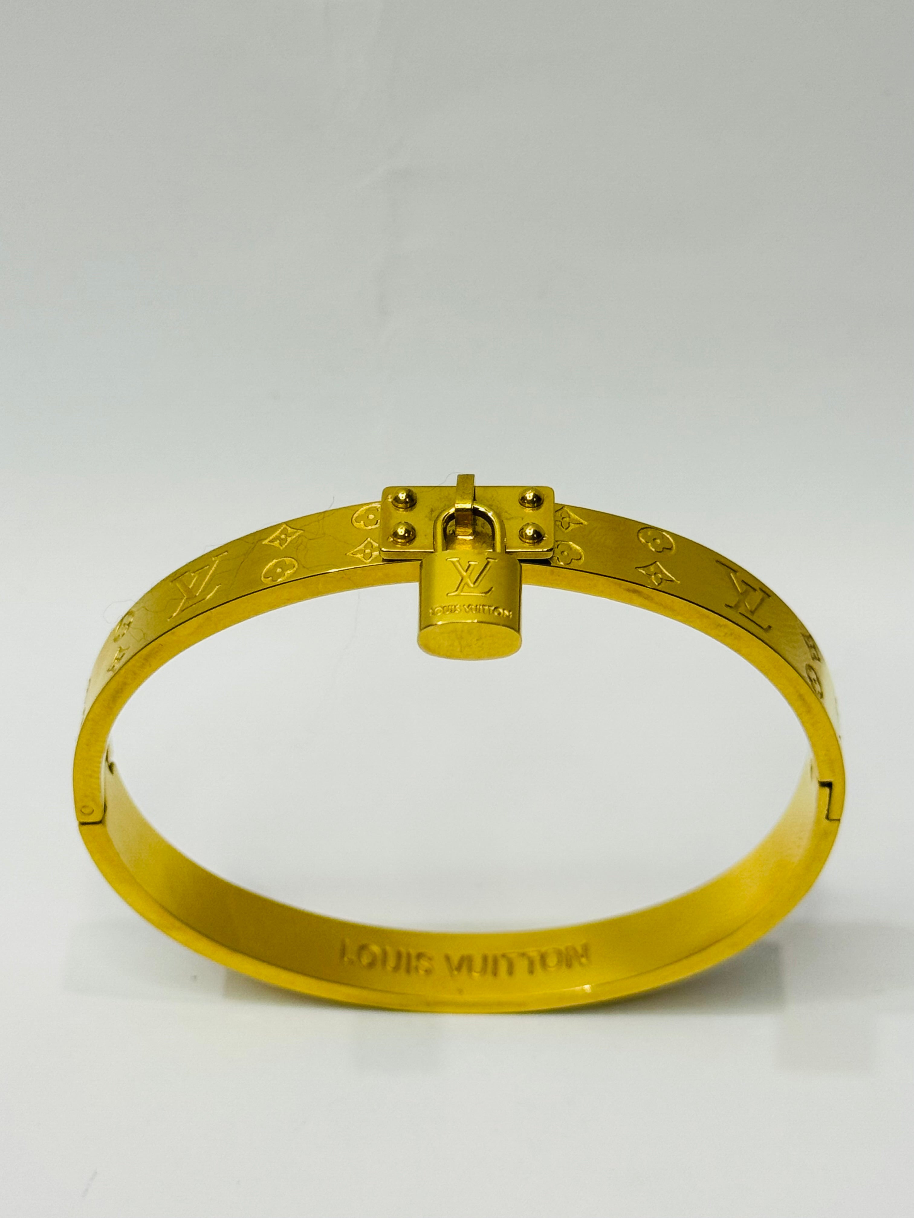Luxury Gold Lock Bangle – Designer Inspired 🔒✨