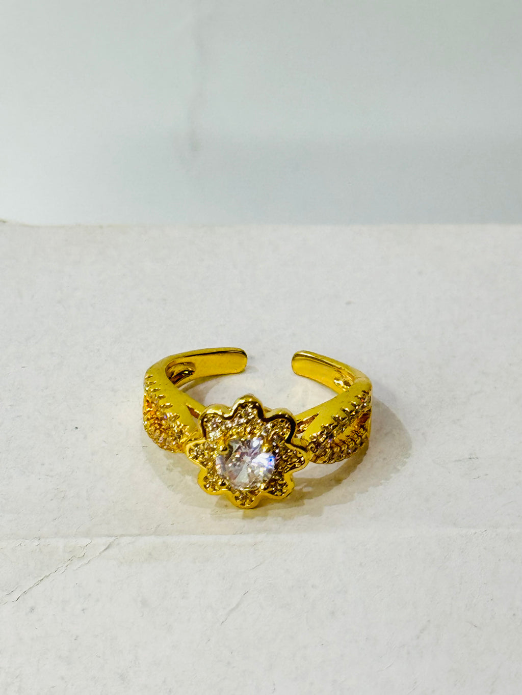Floral Gold Diamond Adjustable Ring – Elegant Women’s Jewelry