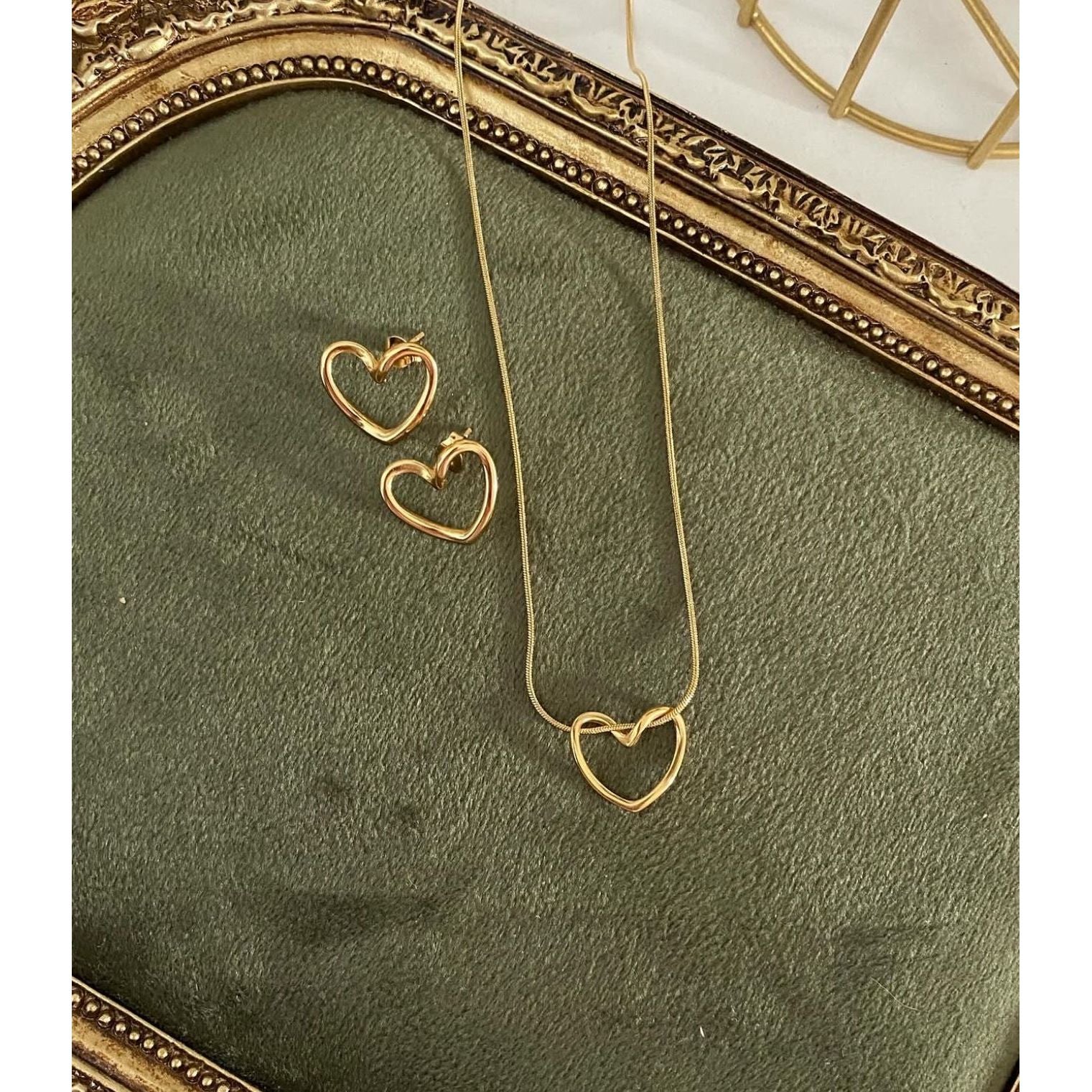 Gold Interlocking Hearts Necklace & Earrings Set – Love-Inspired Elegance