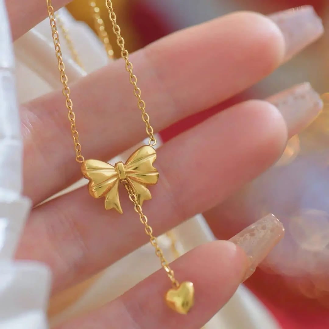 Bow necklace 😍