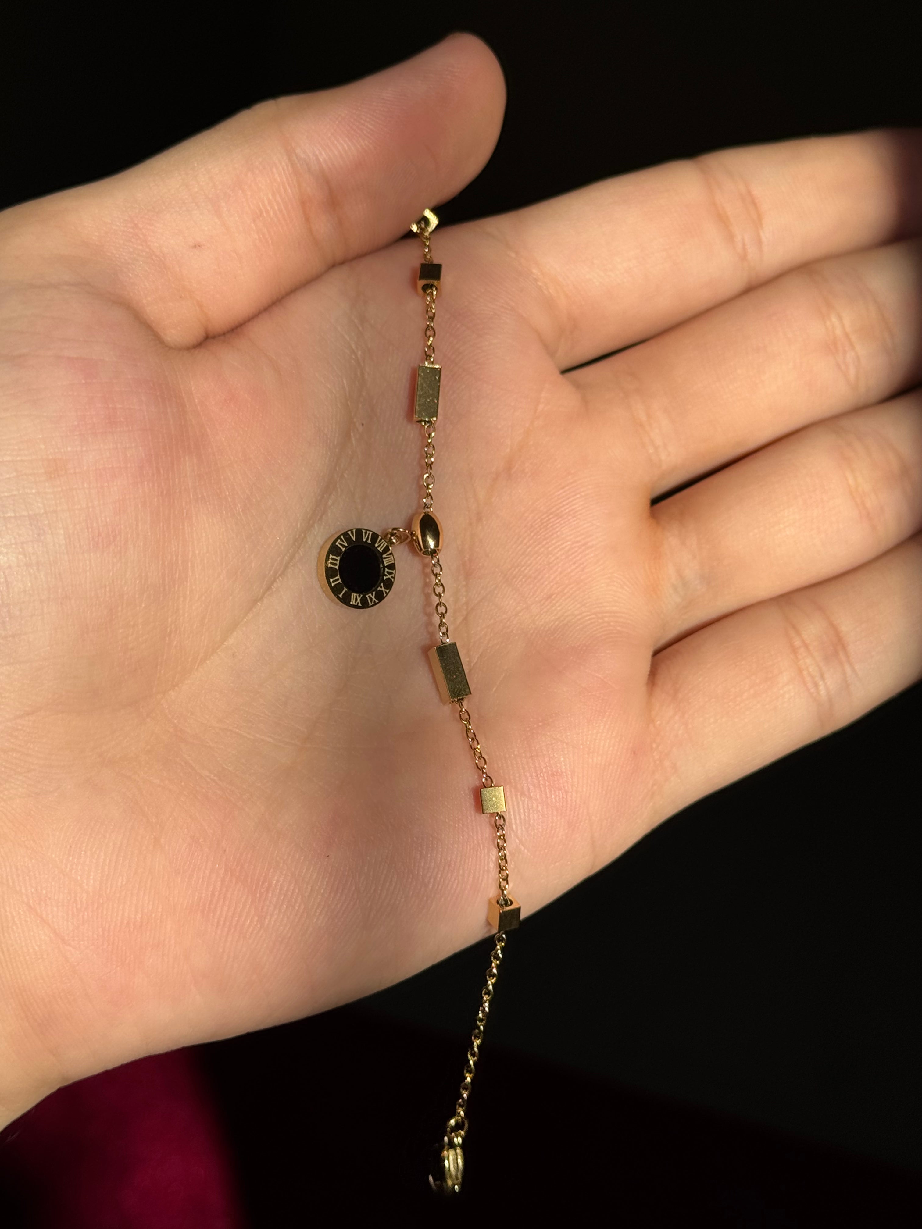 ✨ Minimalist Gold-Plated Bracelet with Crystal Charm