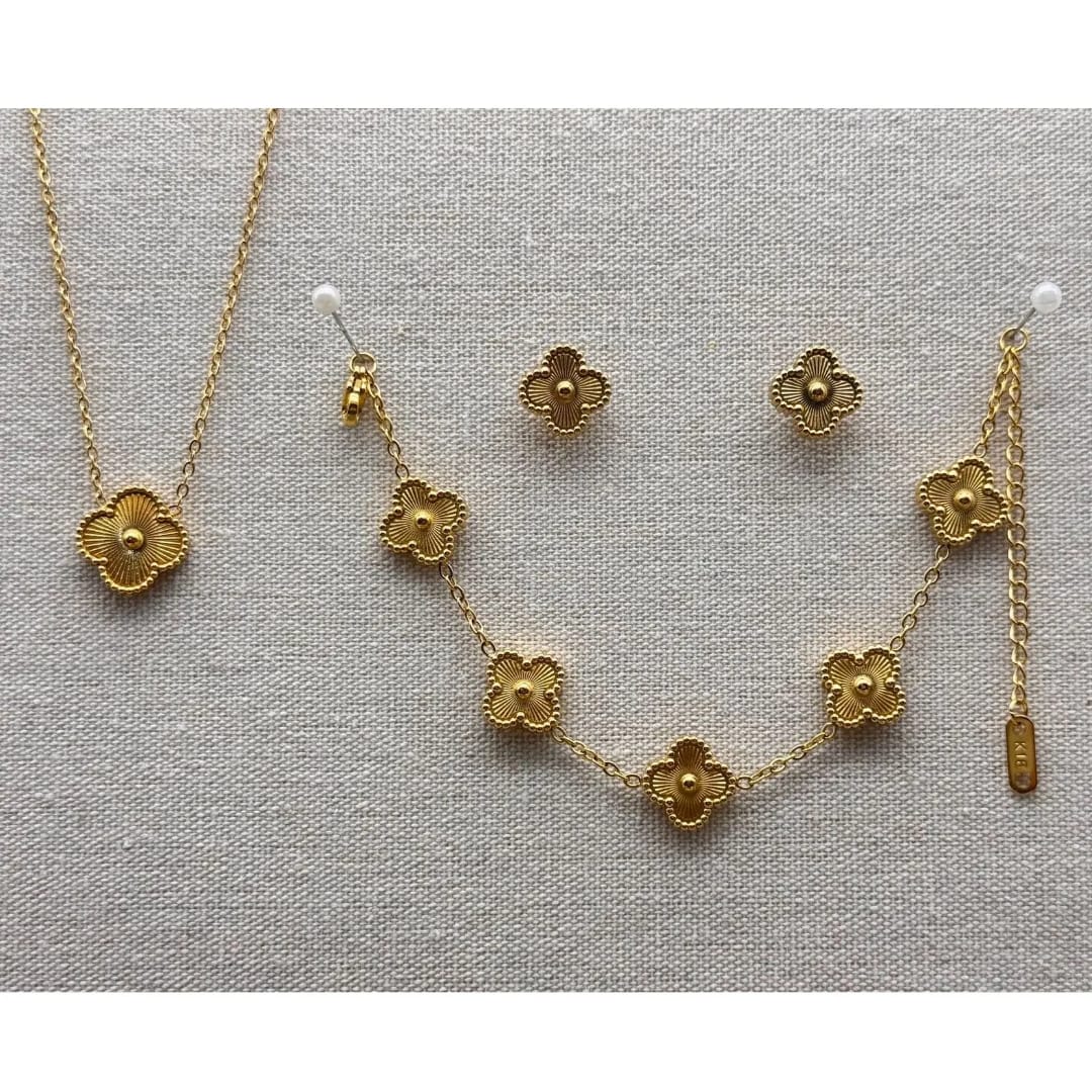 "Golden Floral Jewelry Set 🌼"