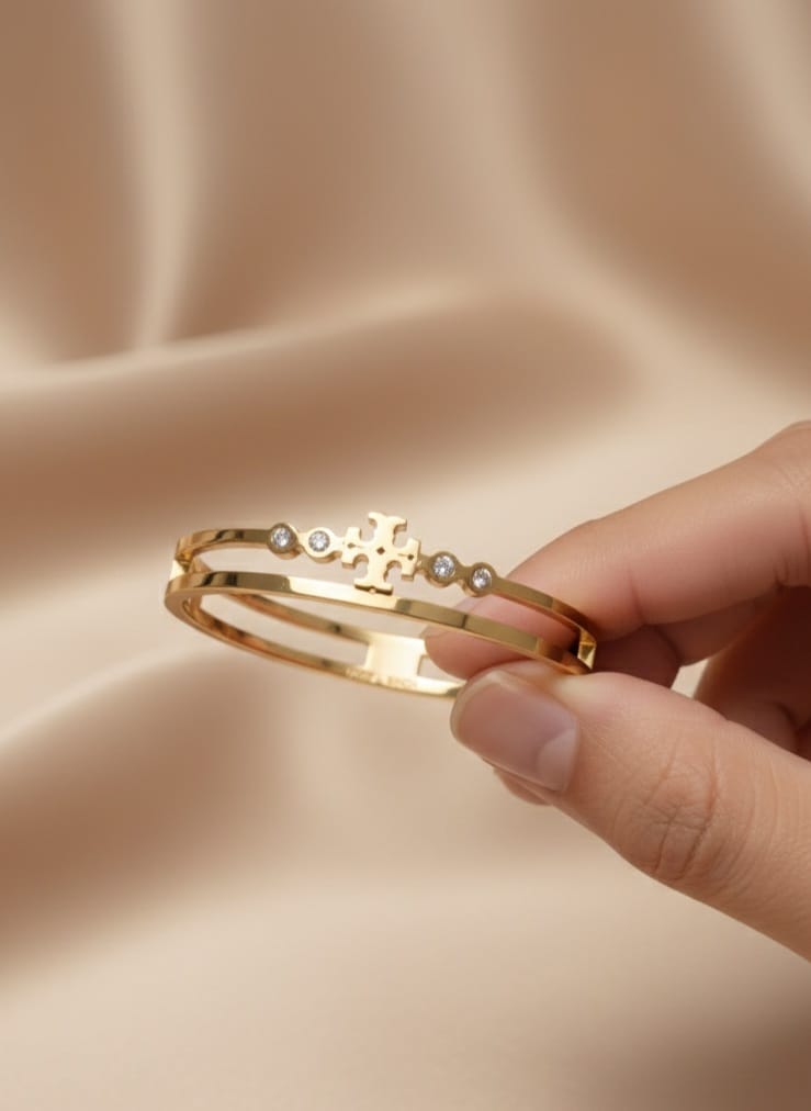 "Elegant Puzzle Bangle with Diamonds"