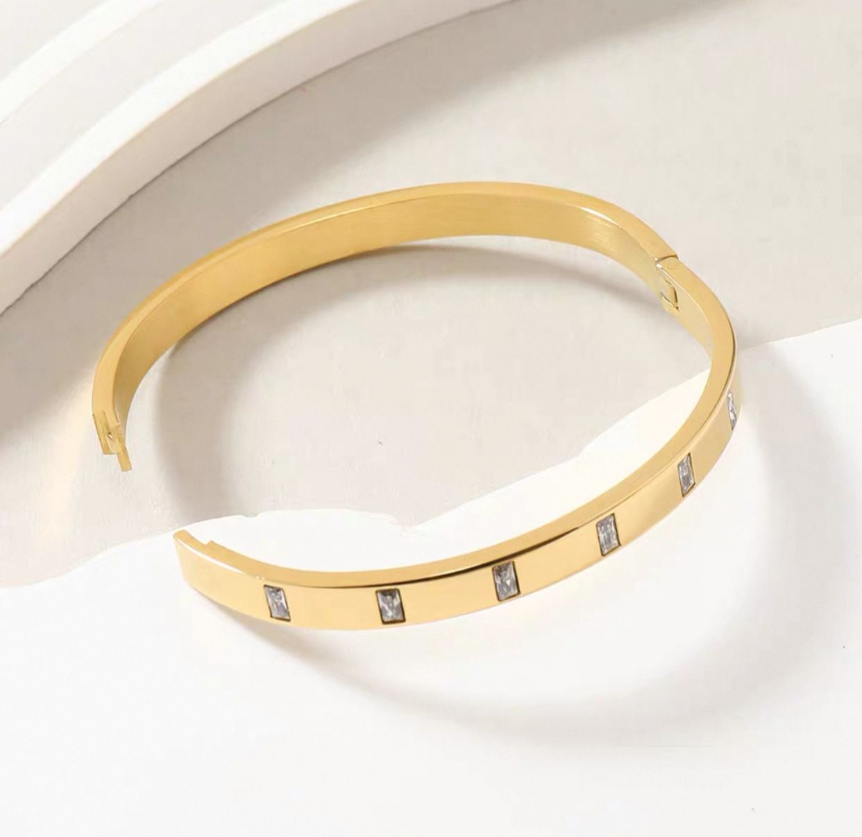 Diamond-Studded Bangle Duo 💎