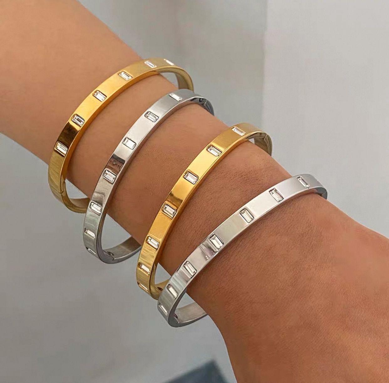 Diamond-Studded Bangle Duo 💎