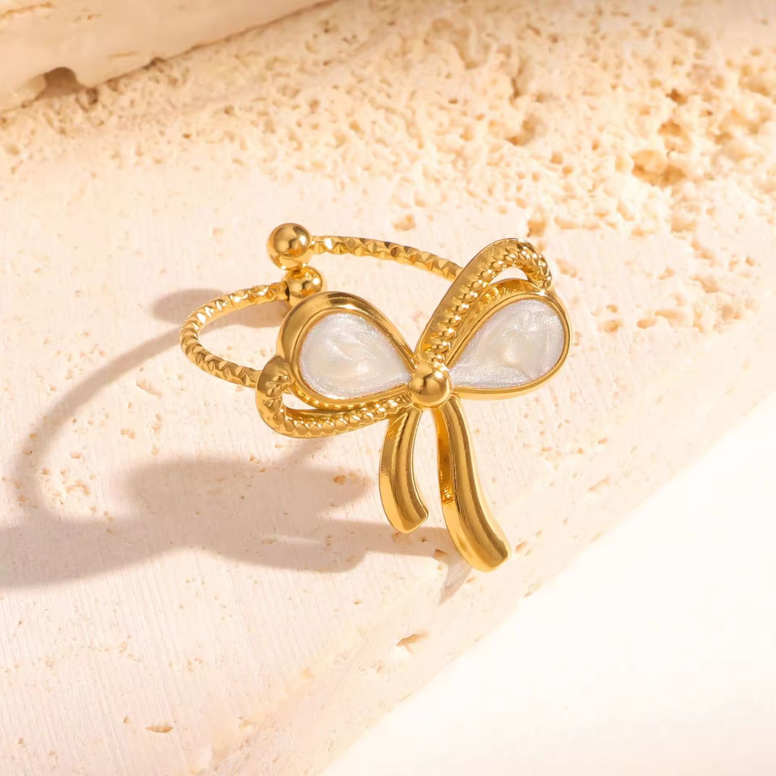 Vintage bow ring