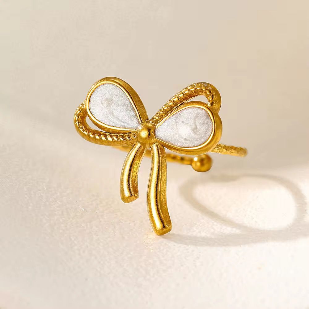 Vintage bow ring