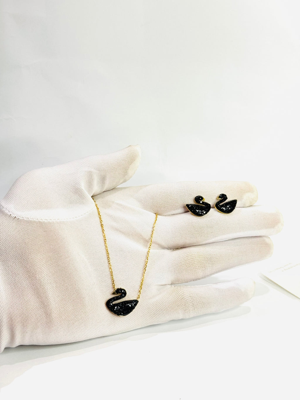 Black Swan Necklace & Earring Set – Elegant Crystal Design