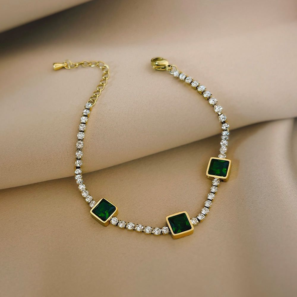 Elegant Green Accent Bracelet 💎