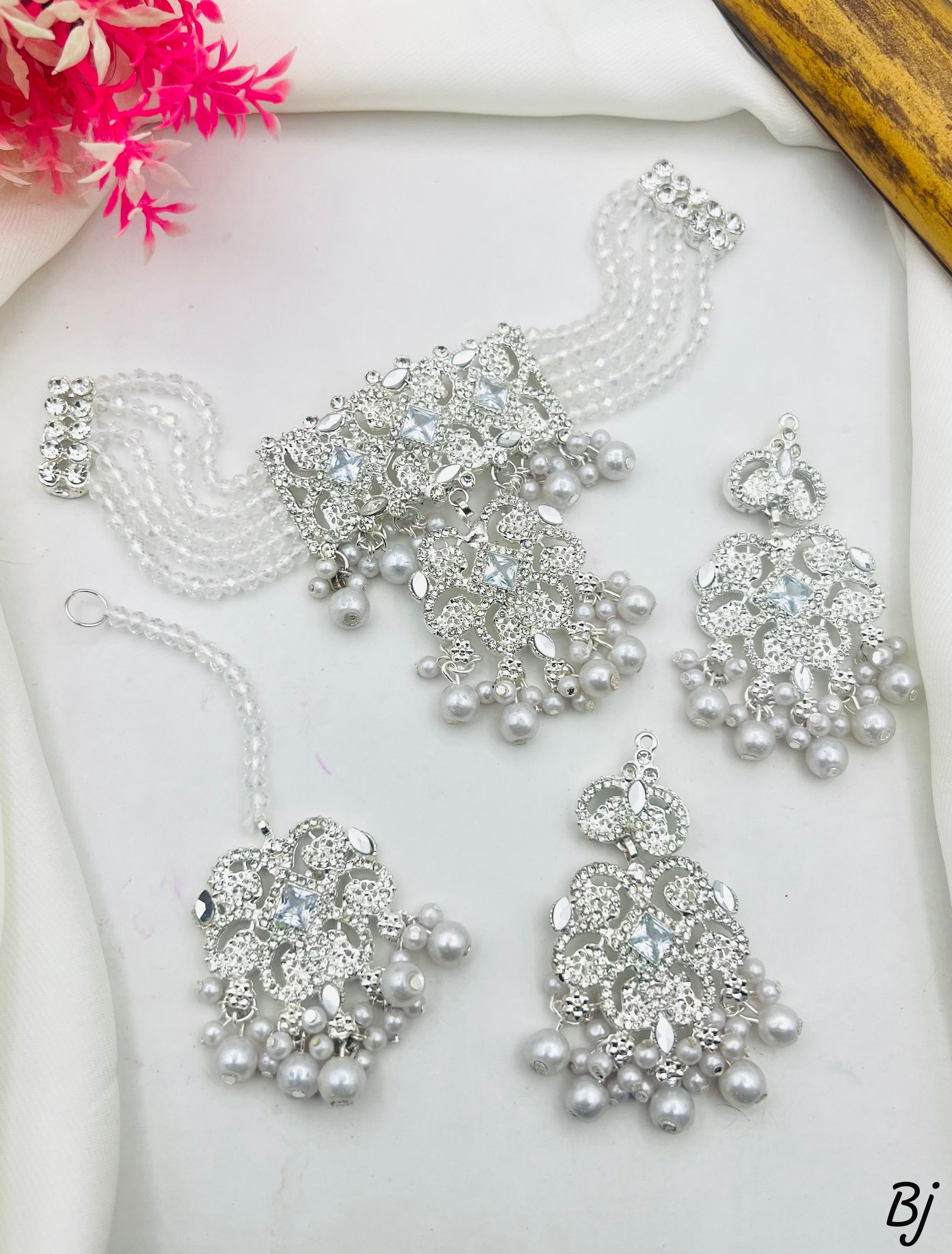 Nauratan Jewelry Set with Pearls | Traditional Pakistani Elegance"