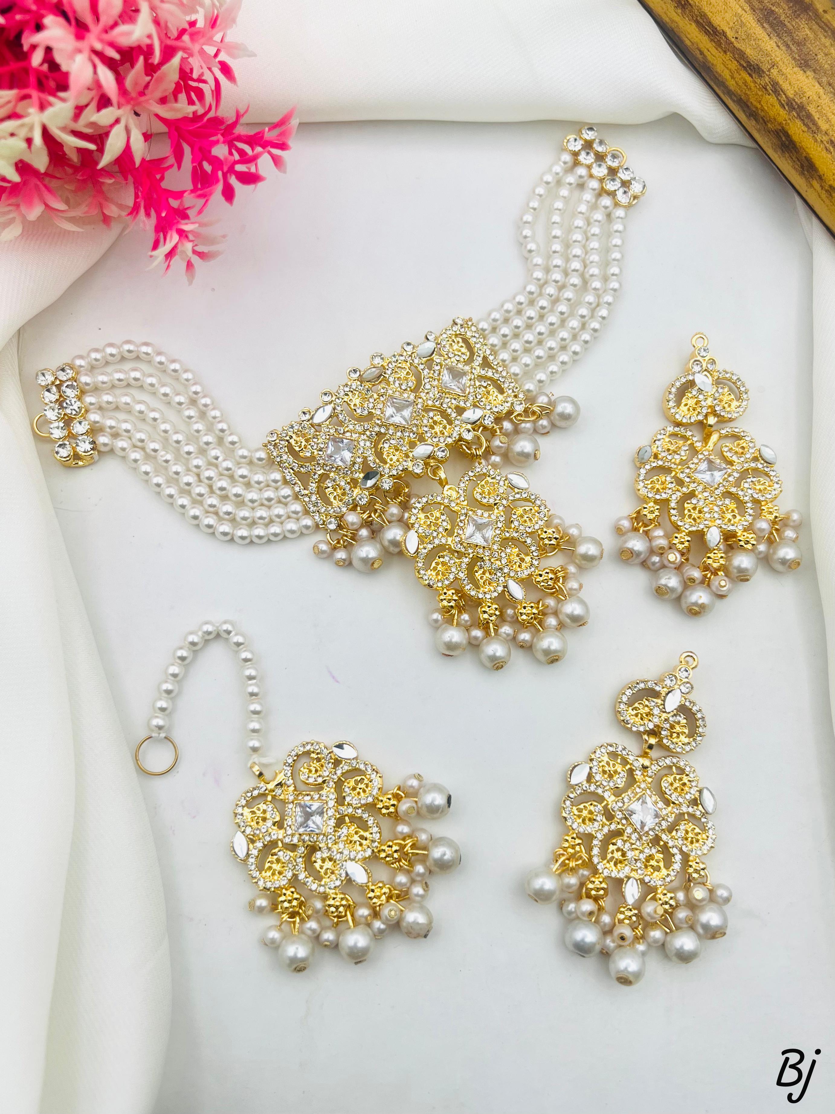Nauratan Jewelry Set with Pearls | Traditional Pakistani Elegance"