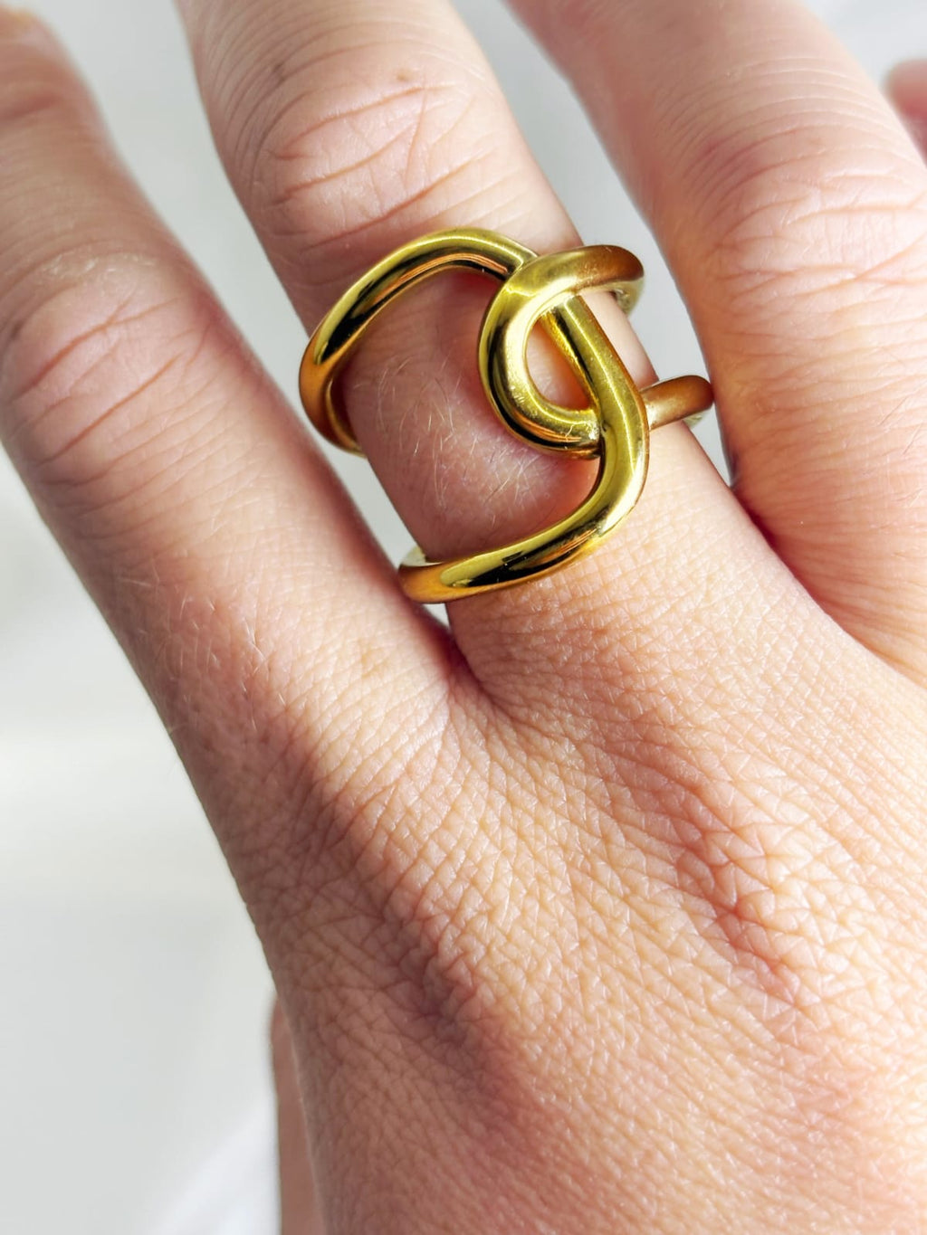 Golden knot ring