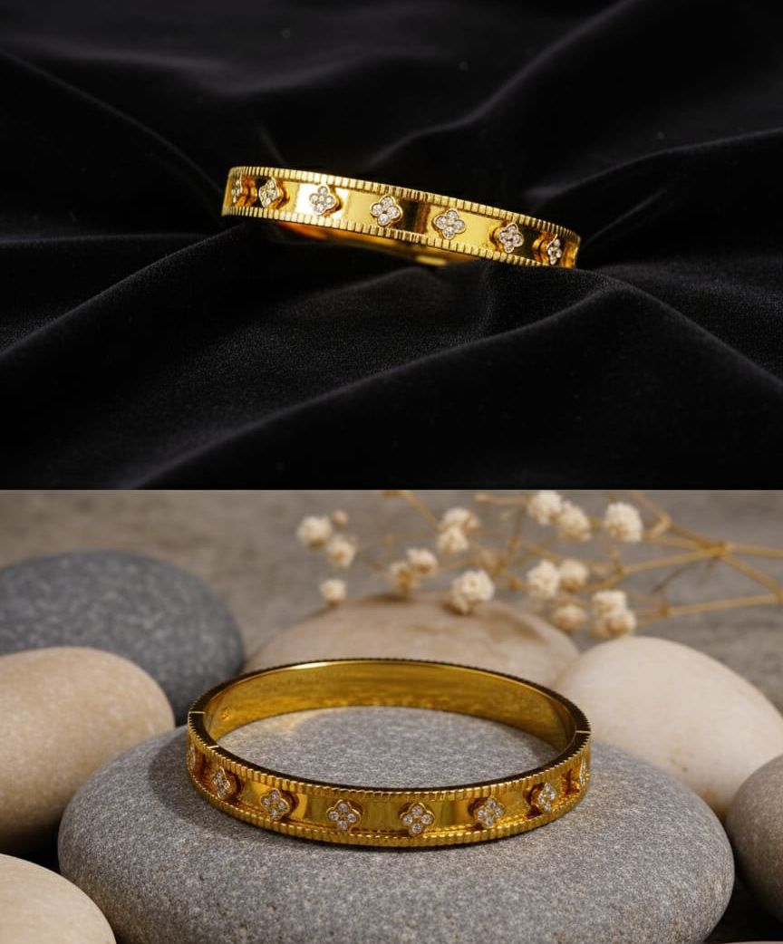 Golden Veen Cleef bangle