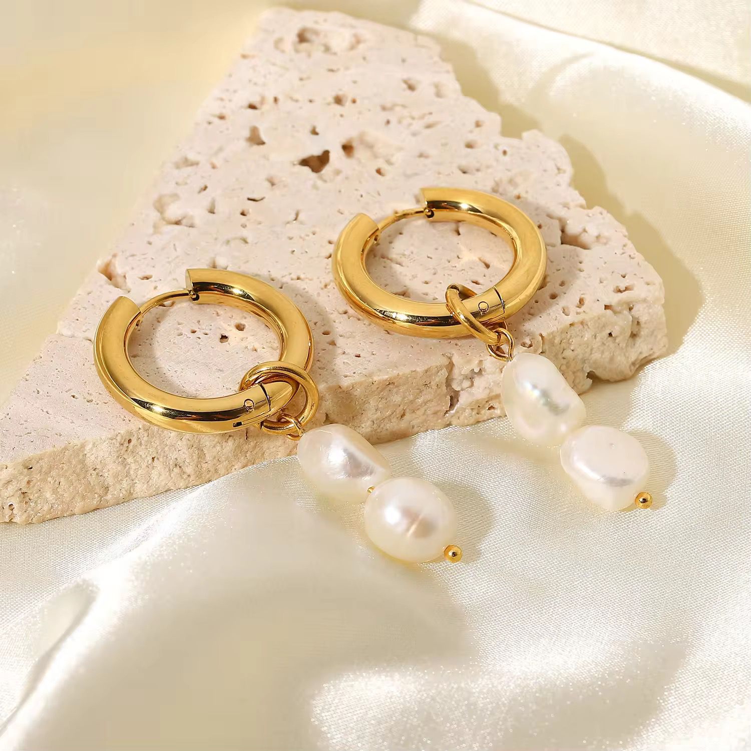 "Elegant Gold Hoops with Pearl Dangles 💎"
